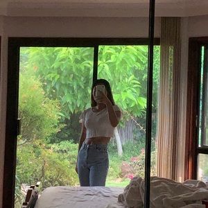 BRANDY MELVILLE RIBBED CROP TOP